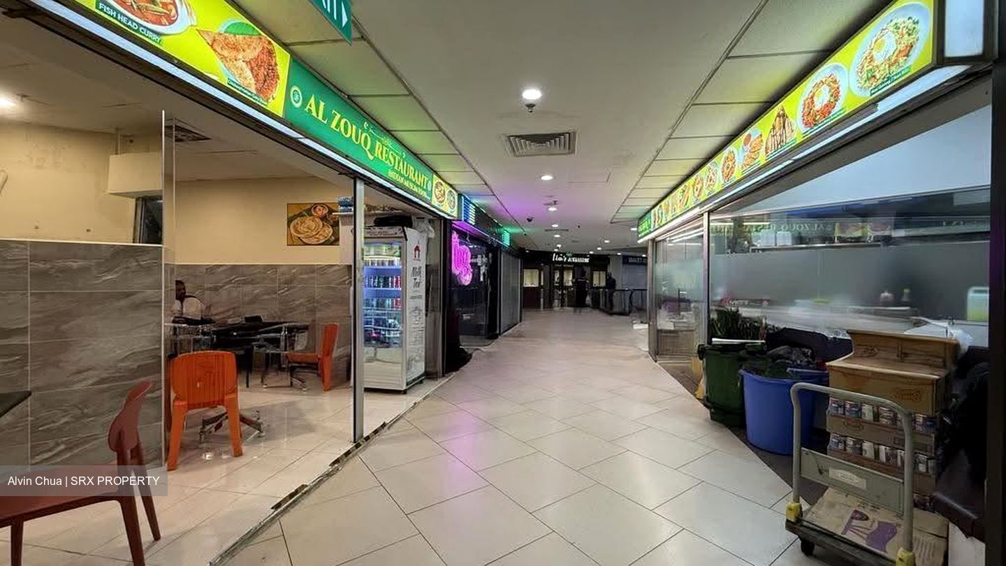 Lucky Plaza (D9), Shop House #634519041